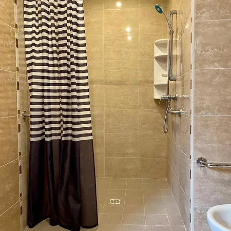 W.h.house Kwatera prywatna