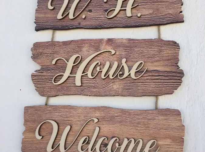 W.h.house Atouguia Da Baleia